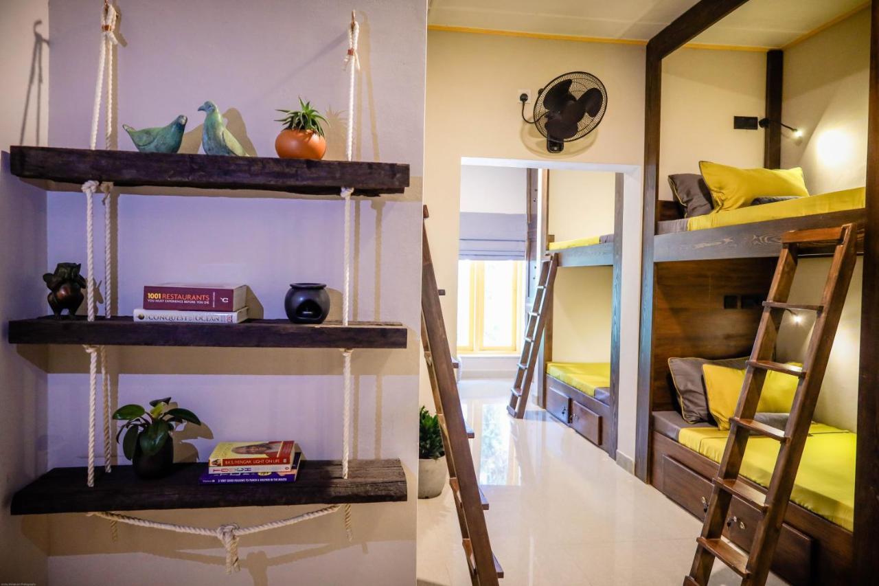 Banana Bunks Hostel *