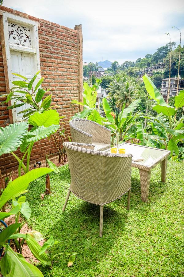 Banana Bunks Hostel Kandy