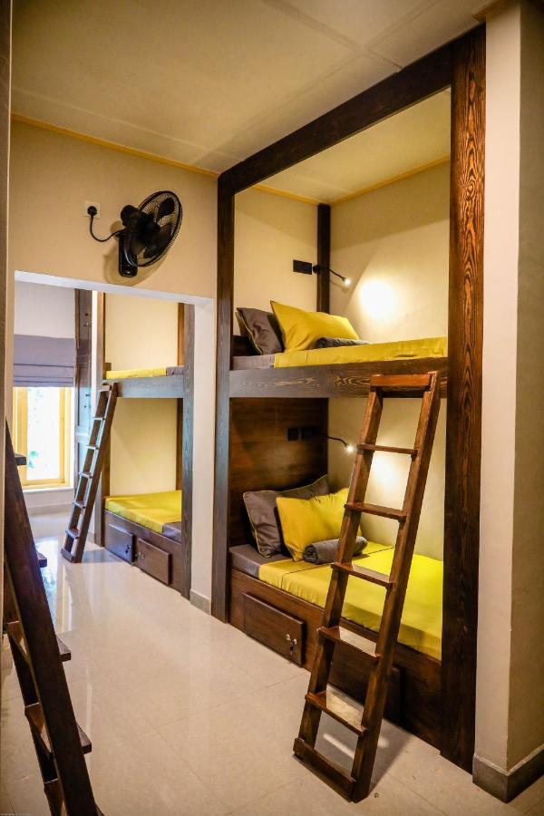 Хостел Banana Bunks